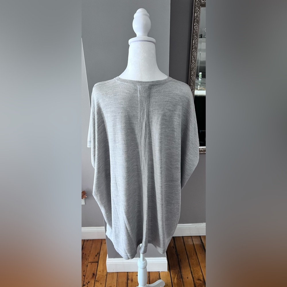 Kinross OS Merino Wool | Silk V-Neck Popover Sweater - Picture 2 of 8